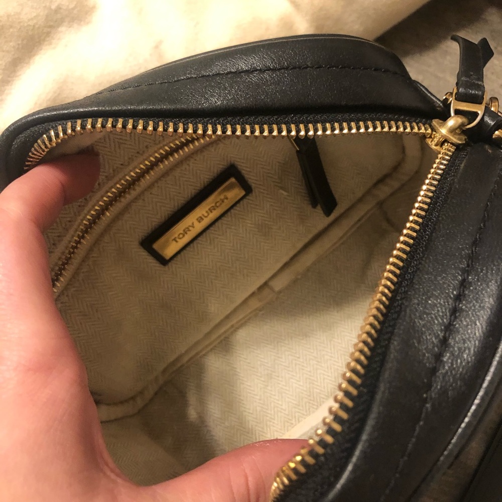 Tory Burch crossbody purse! - Picture 6 of 9